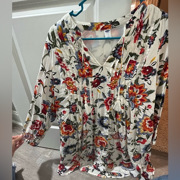 Old navy floral tunic/ Top - Picture 3 of 4